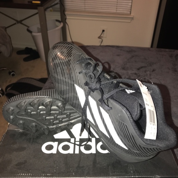 Adidas Men’s freak Mid MD Football Shoe, Black/White/Grey, 10 M US